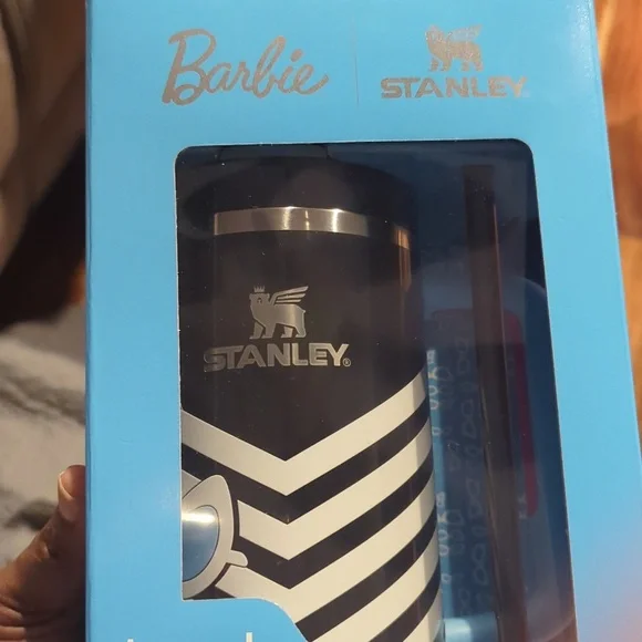 New in box Stanley 40oz Barbie Collection - Picture 5 of 8